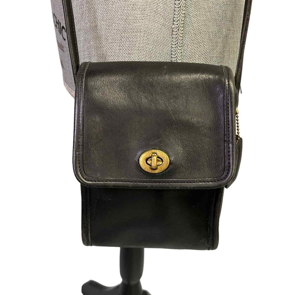 Vintage Coach Scooter Black Leather Turnlock Crossbody Bag 9893 Quiet Luxury